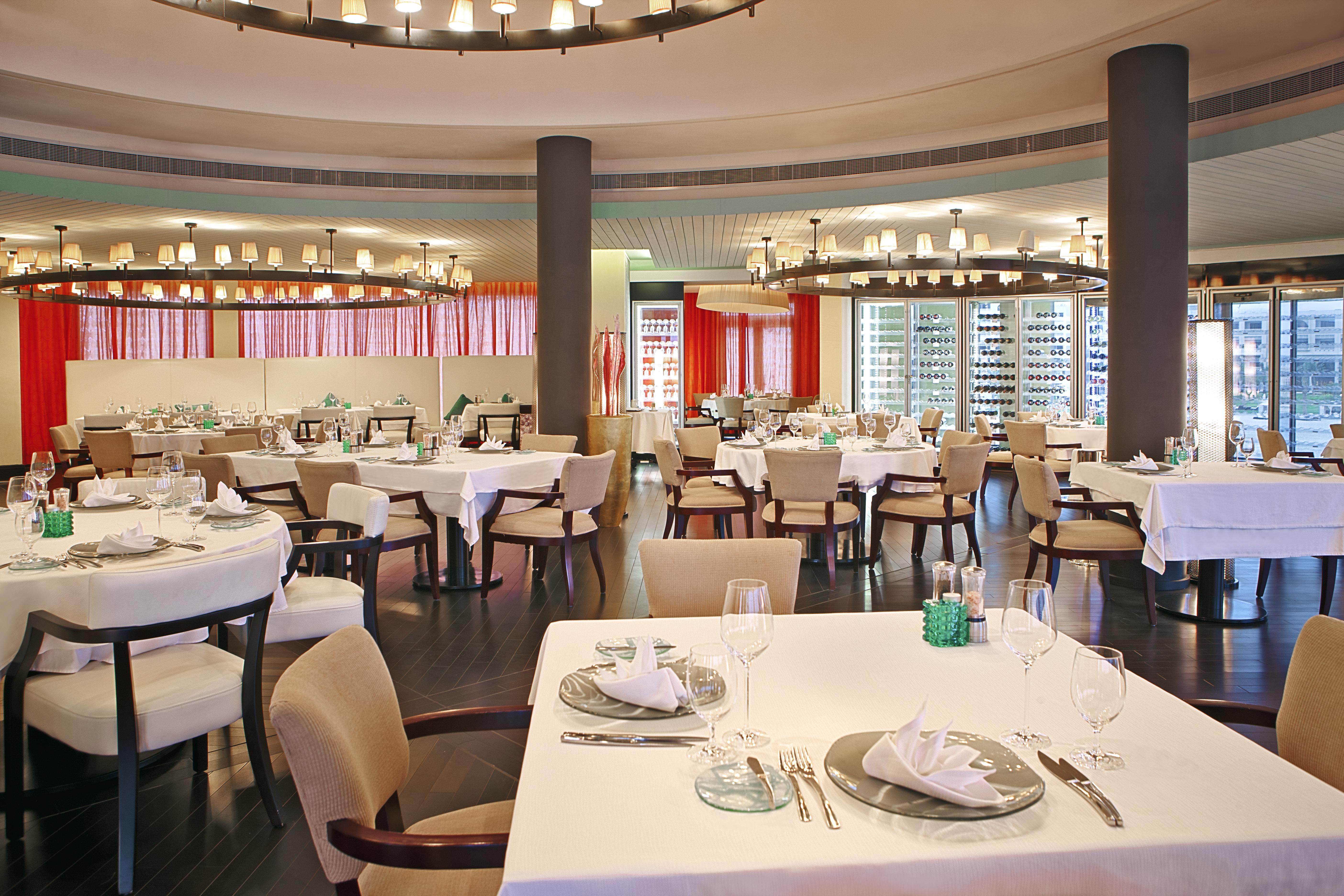 Sofitel Bahrain Zallaq Thalassa Sea & Spa Manama Exterior photo Restaurant