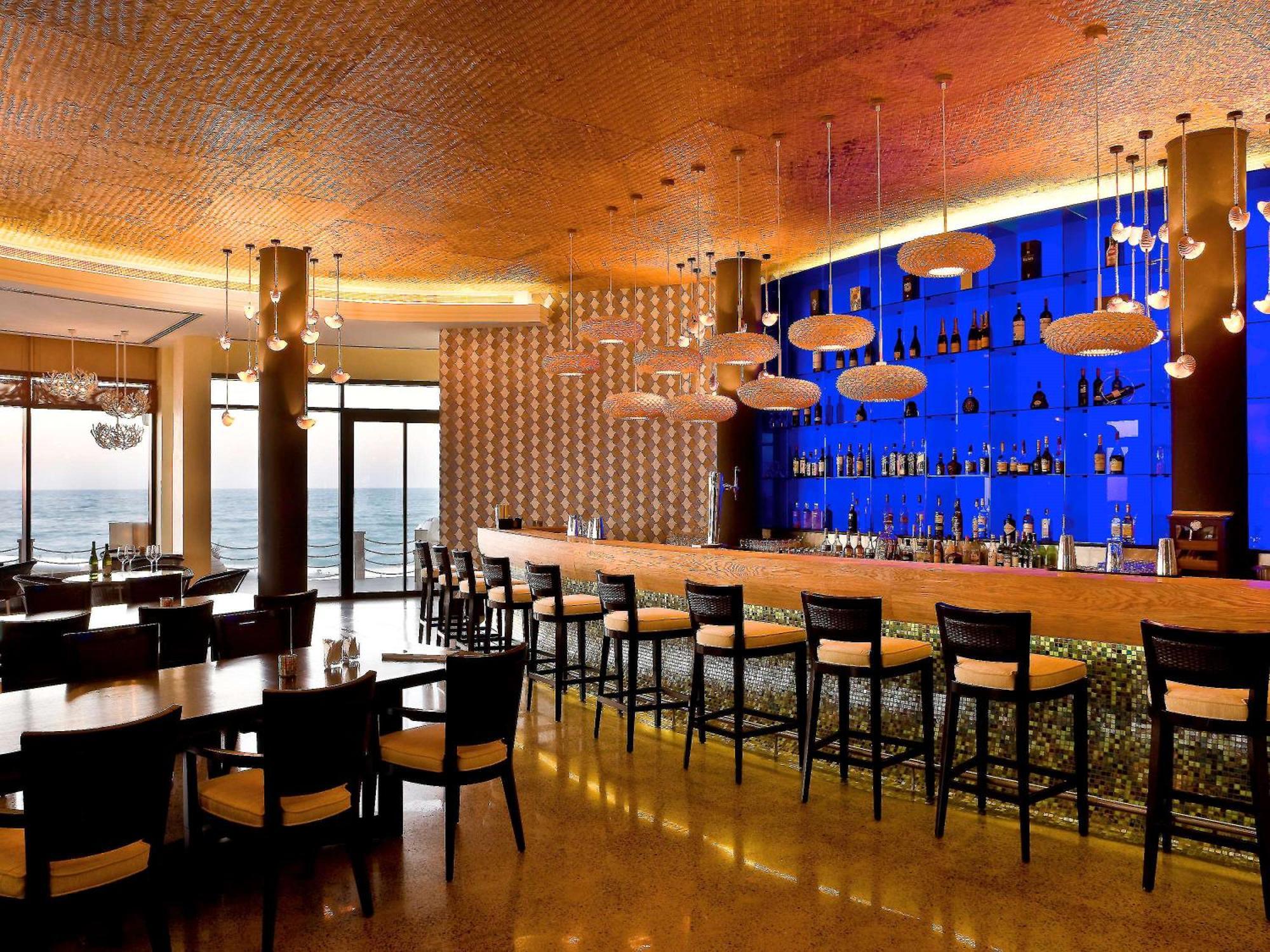 Sofitel Bahrain Zallaq Thalassa Sea & Spa Manama Exterior photo The bar at the 360° Lounge