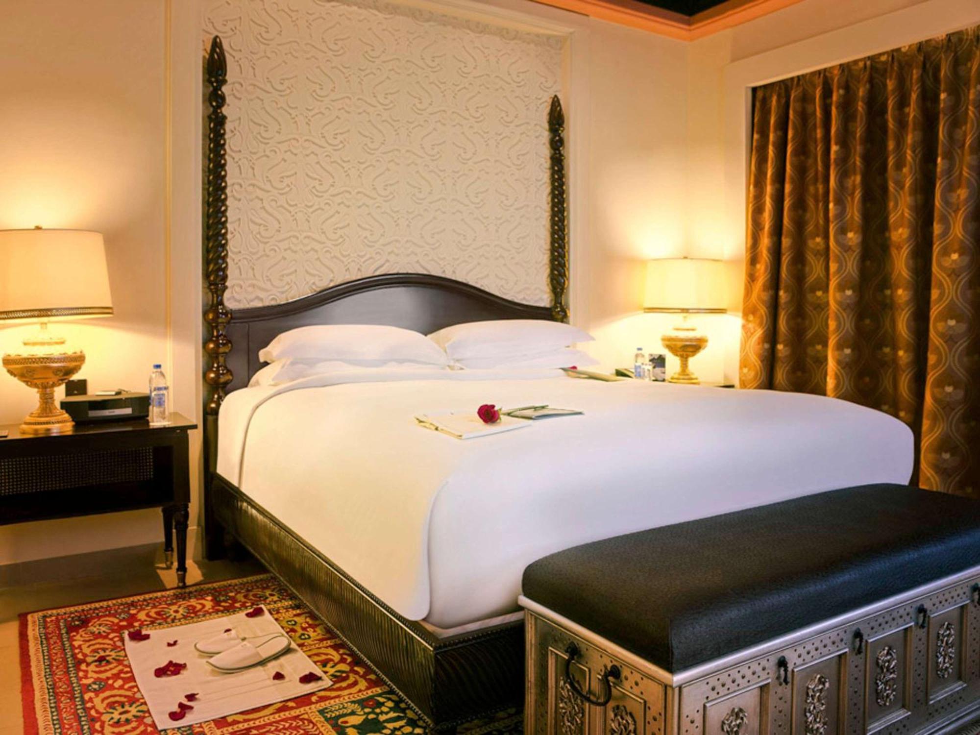 Sofitel Bahrain Zallaq Thalassa Sea & Spa Manama Exterior photo A bedroom at the Taj Mahal Palace